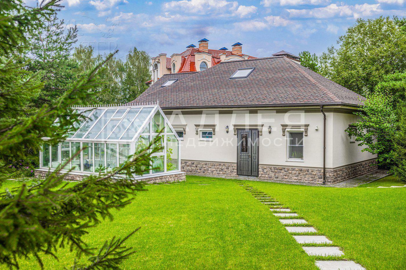 2-этажный коттедж 935 м² с отделкой