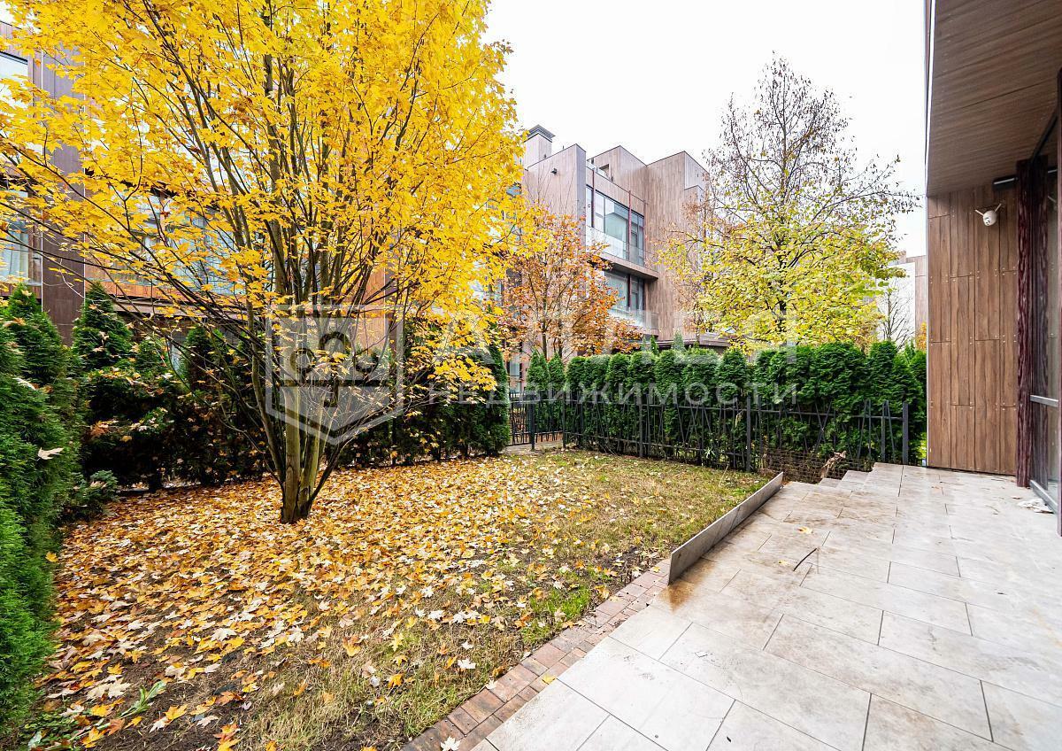 3-этажный таунхаус 239 м² с отделкой