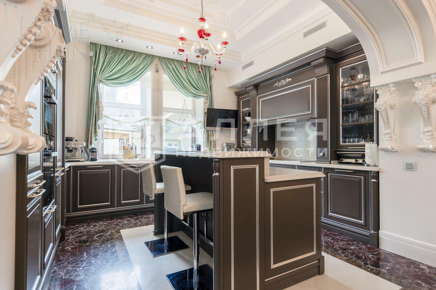 2-этажный коттедж 935 м² с отделкой