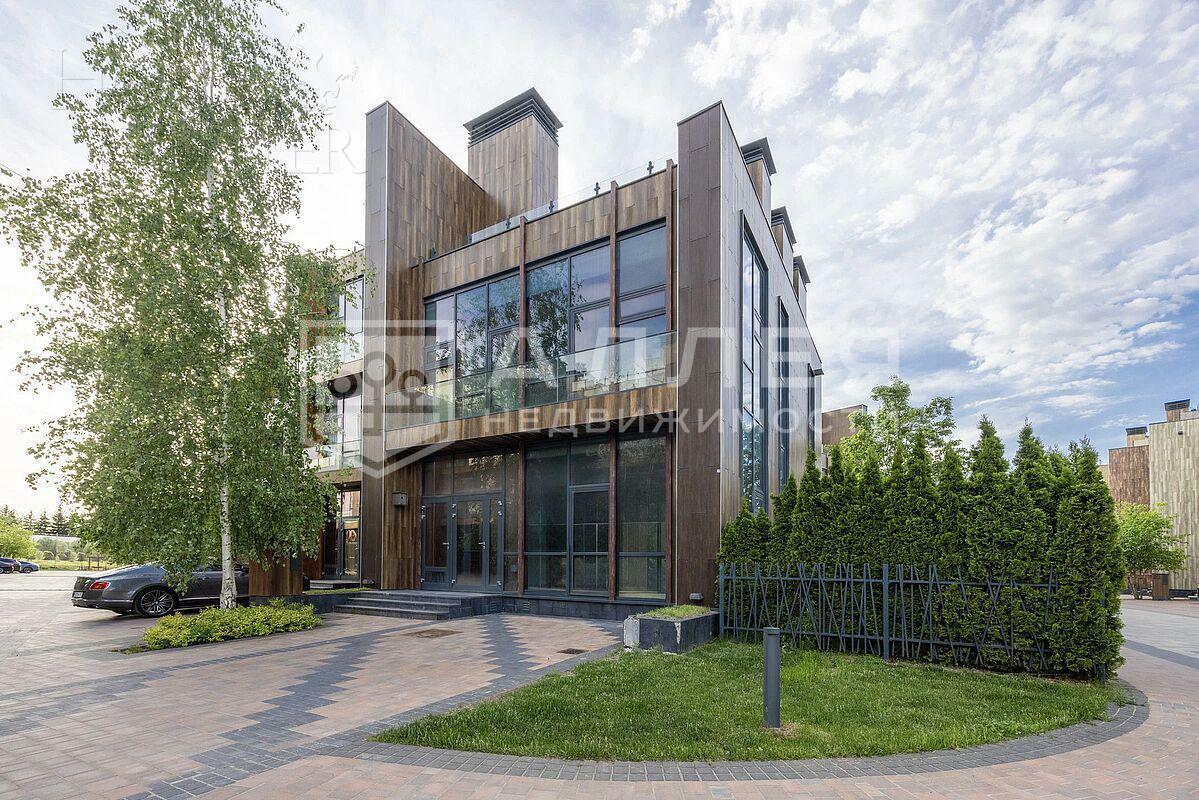 3-этажный таунхаус 239 м² с отделкой