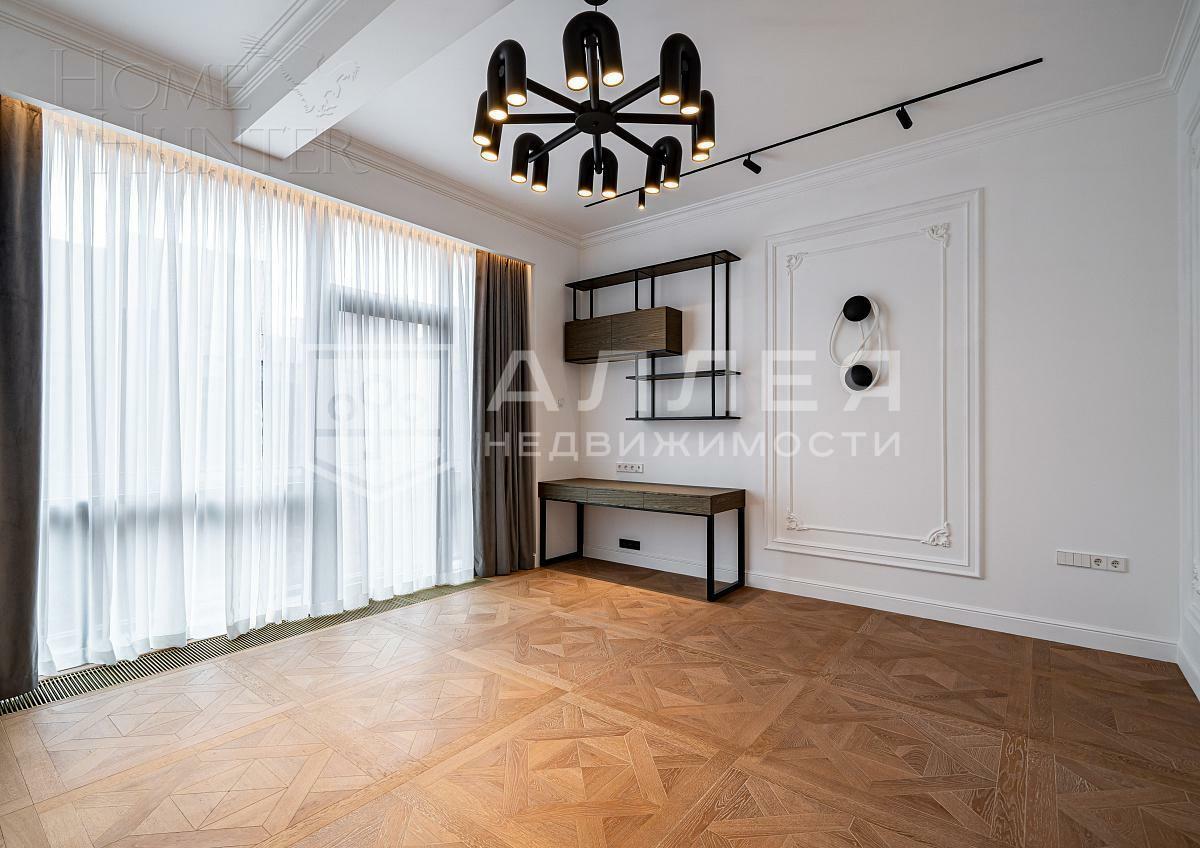 3-этажный таунхаус 239 м² с отделкой