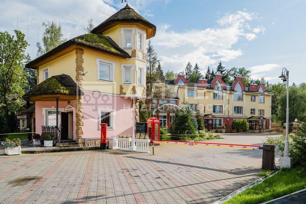 2-этажный коттедж 935 м² с отделкой