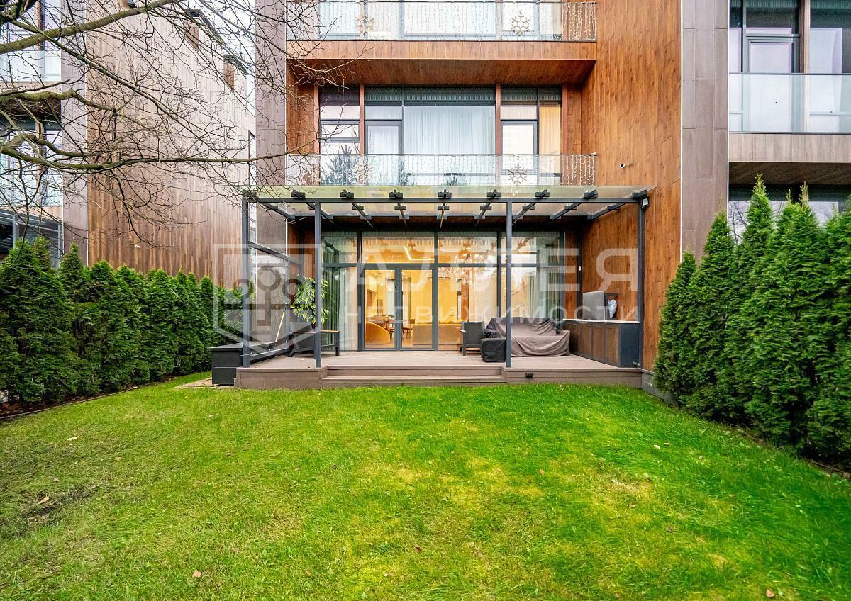 3-этажный таунхаус 238 м² с отделкой