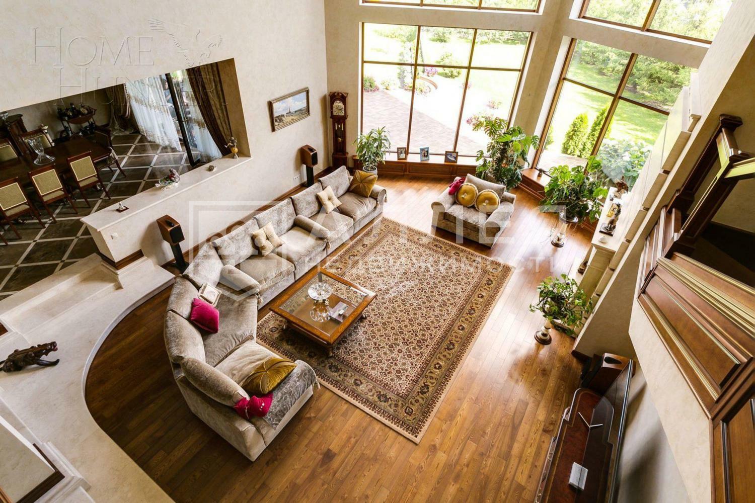 2-этажный коттедж 1 400 м² с отделкой