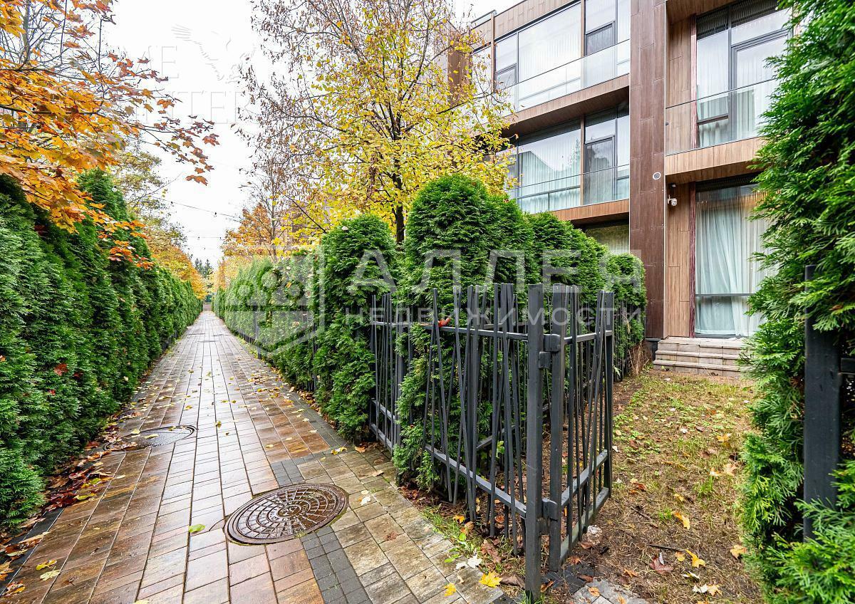 3-этажный таунхаус 239 м² с отделкой