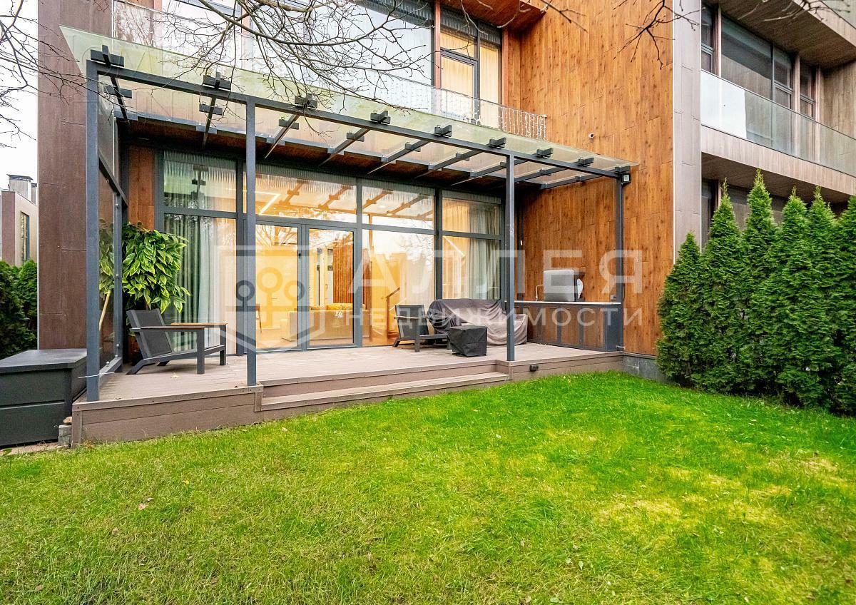 3-этажный таунхаус 238 м² с отделкой