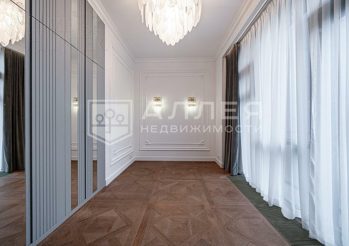 3-этажный таунхаус 239 м² с отделкой