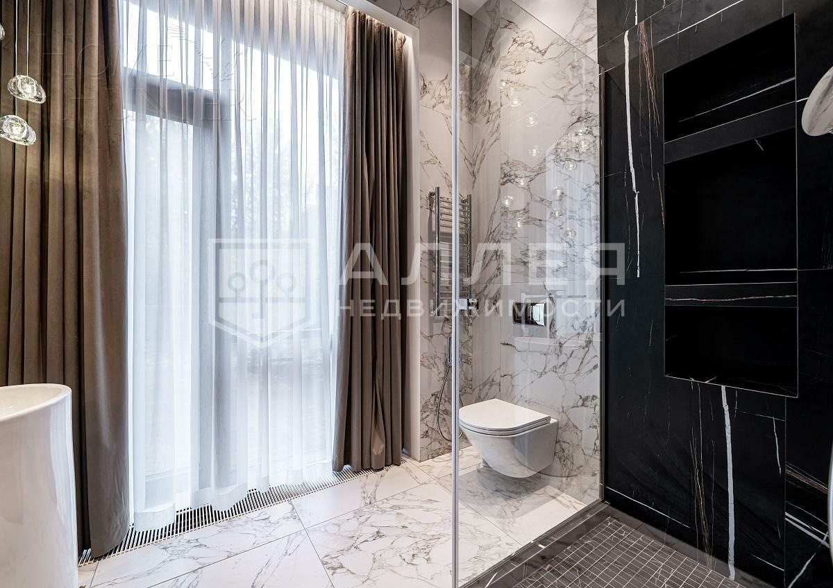 3-этажный таунхаус 239 м² с отделкой