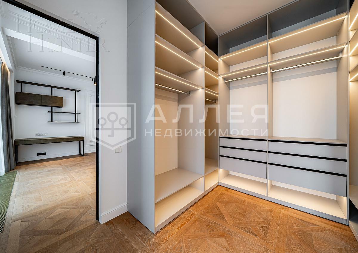 3-этажный таунхаус 239 м² с отделкой