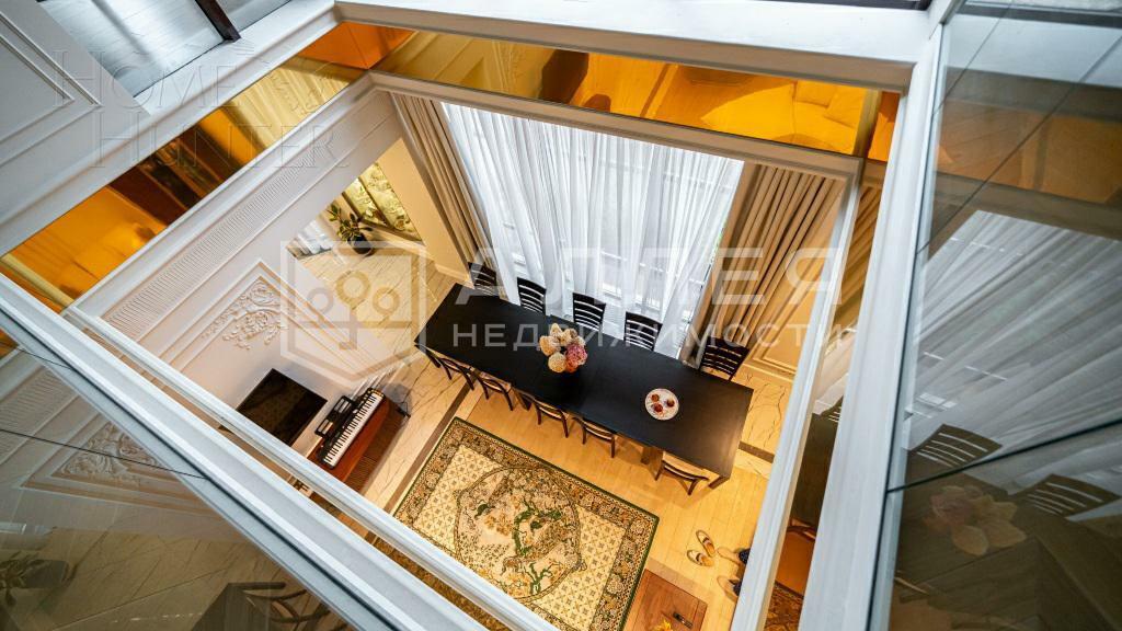 2-этажный коттедж 750 м² с отделкой