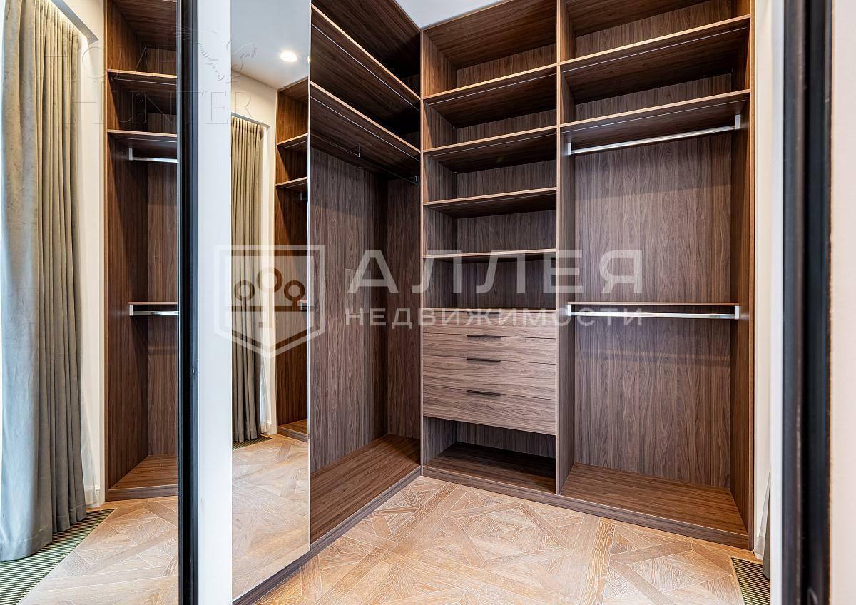 3-этажный таунхаус 239 м² с отделкой