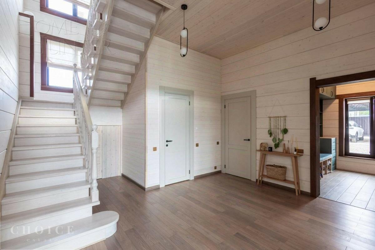 2-этажный коттедж 262.5 м² с отделкой