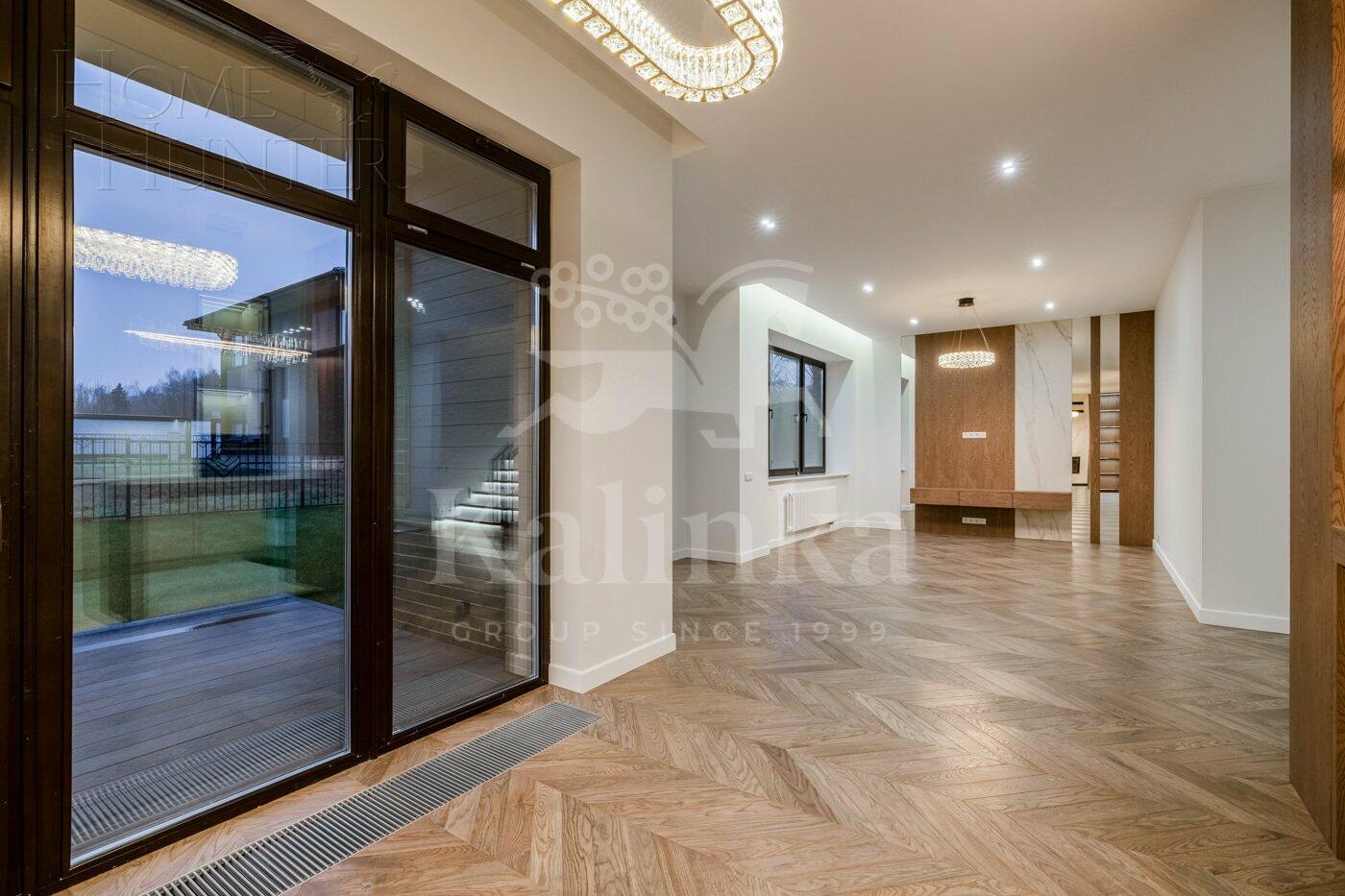 2-этажный коттедж 323 м² с отделкой