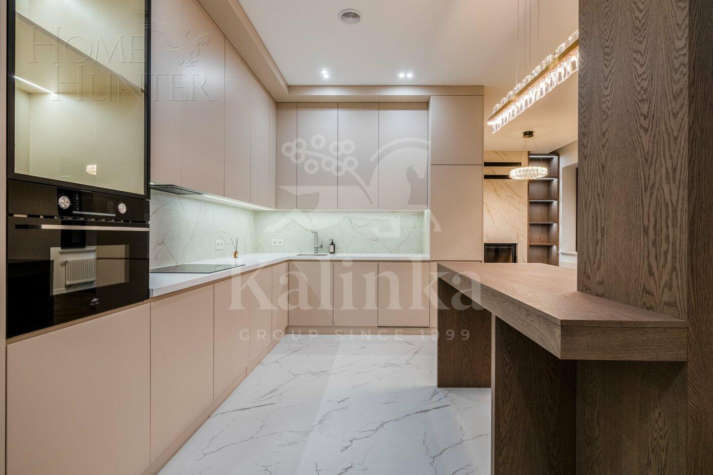 2-этажный коттедж 323 м² с отделкой