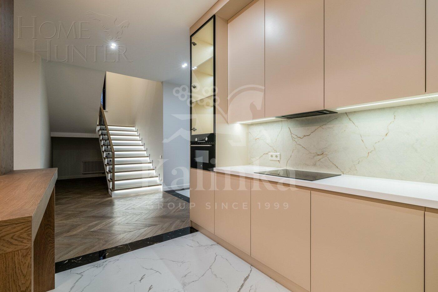 2-этажный коттедж 323 м² с отделкой