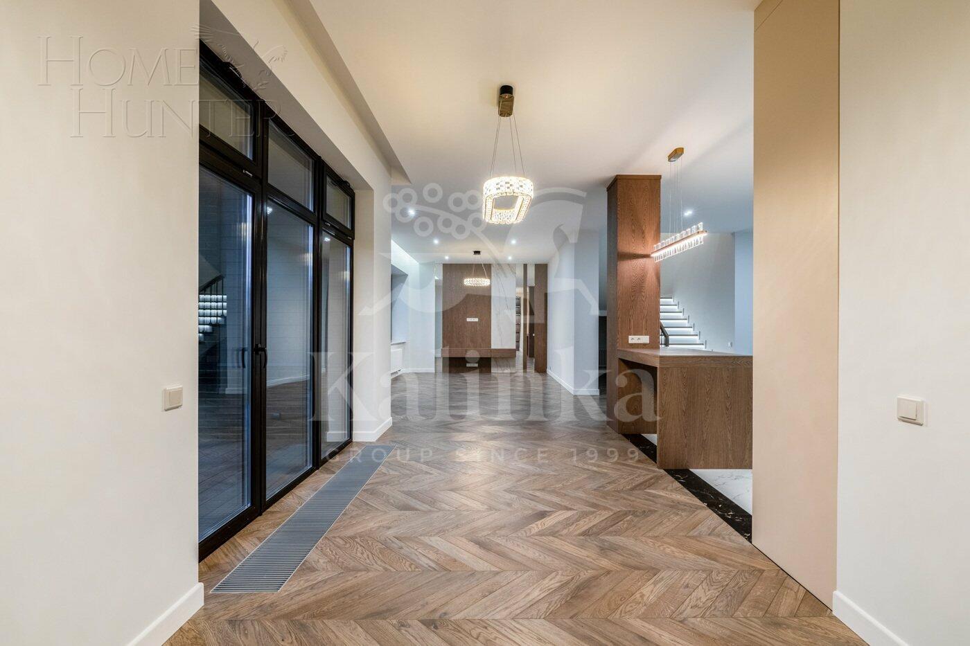 2-этажный коттедж 323 м² с отделкой