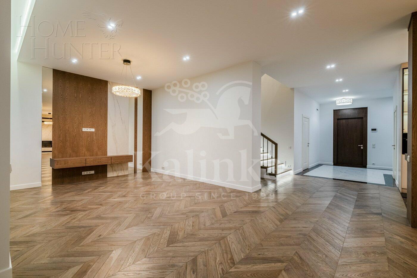 2-этажный коттедж 323 м² с отделкой