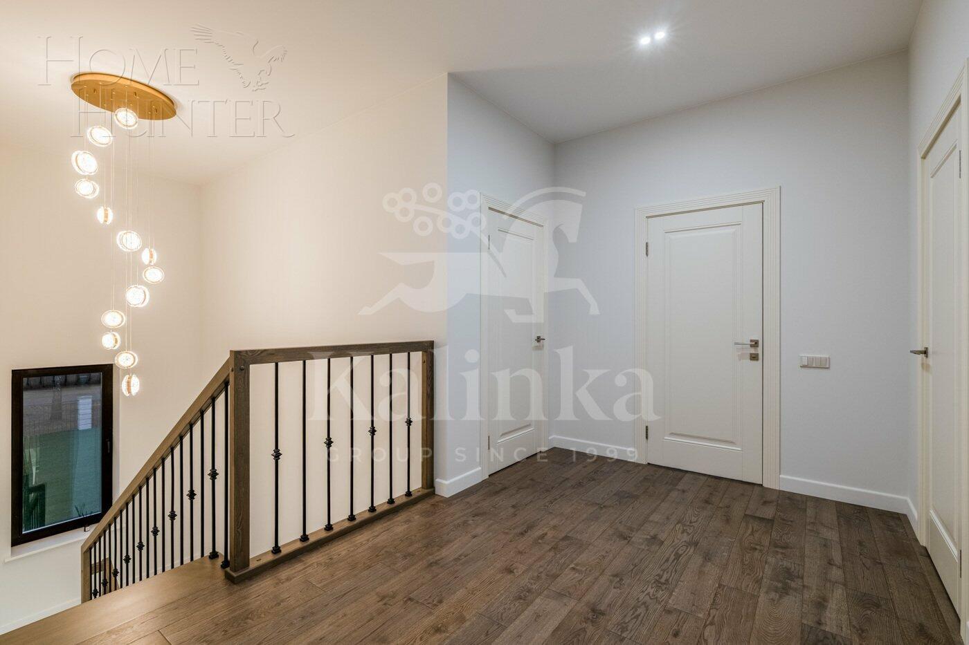 2-этажный коттедж 323 м² с отделкой