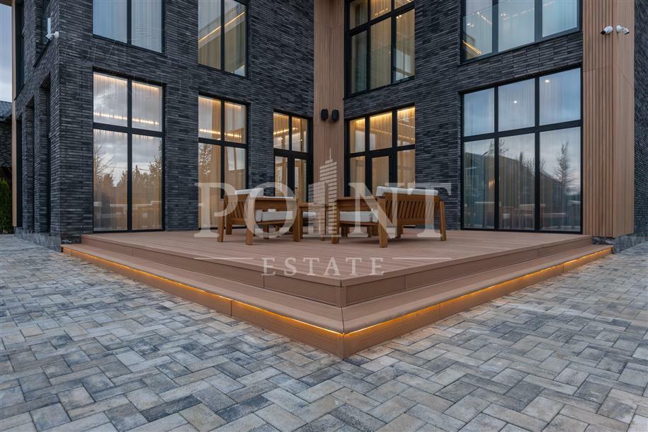 2-этажный коттедж 250 м² с отделкой