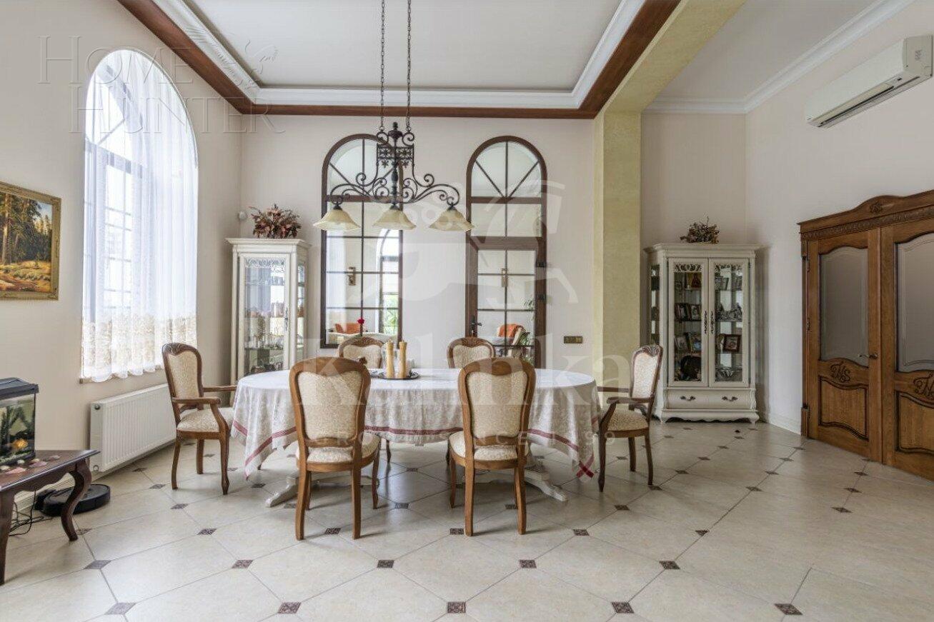 2-этажный коттедж 717 м² с отделкой