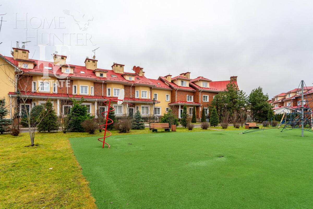 2-этажный таунхаус 400 м² с отделкой