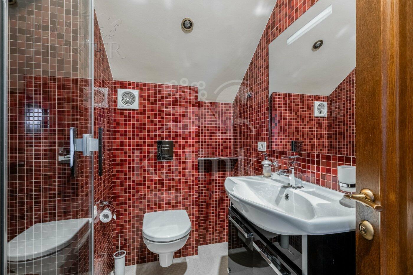 2-этажный коттедж 1 200 м² с отделкой