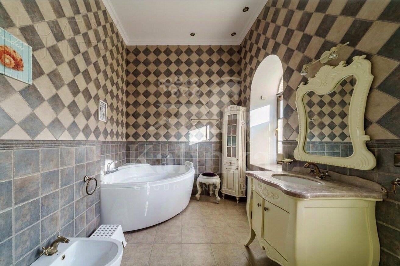 2-этажный коттедж 717 м² с отделкой