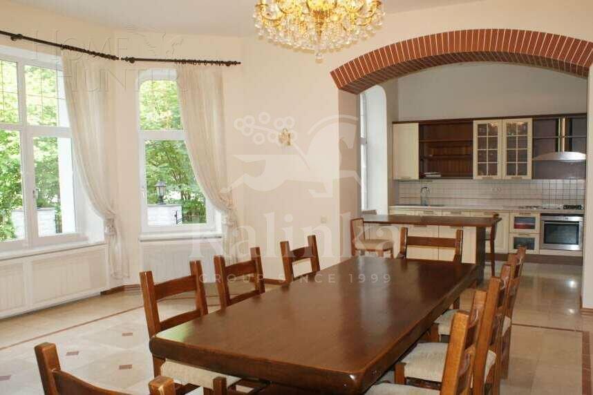 2-этажный коттедж 975 м² с отделкой