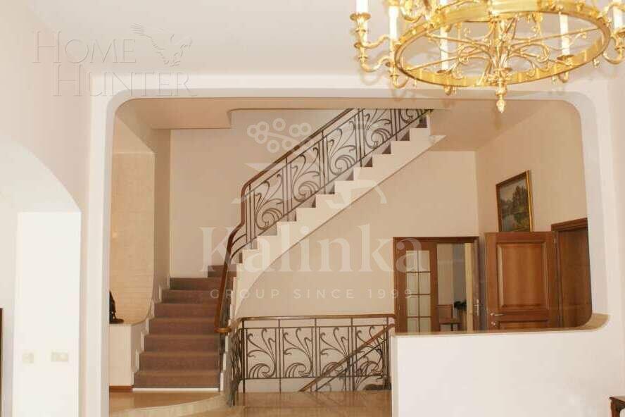 2-этажный коттедж 975 м² с отделкой