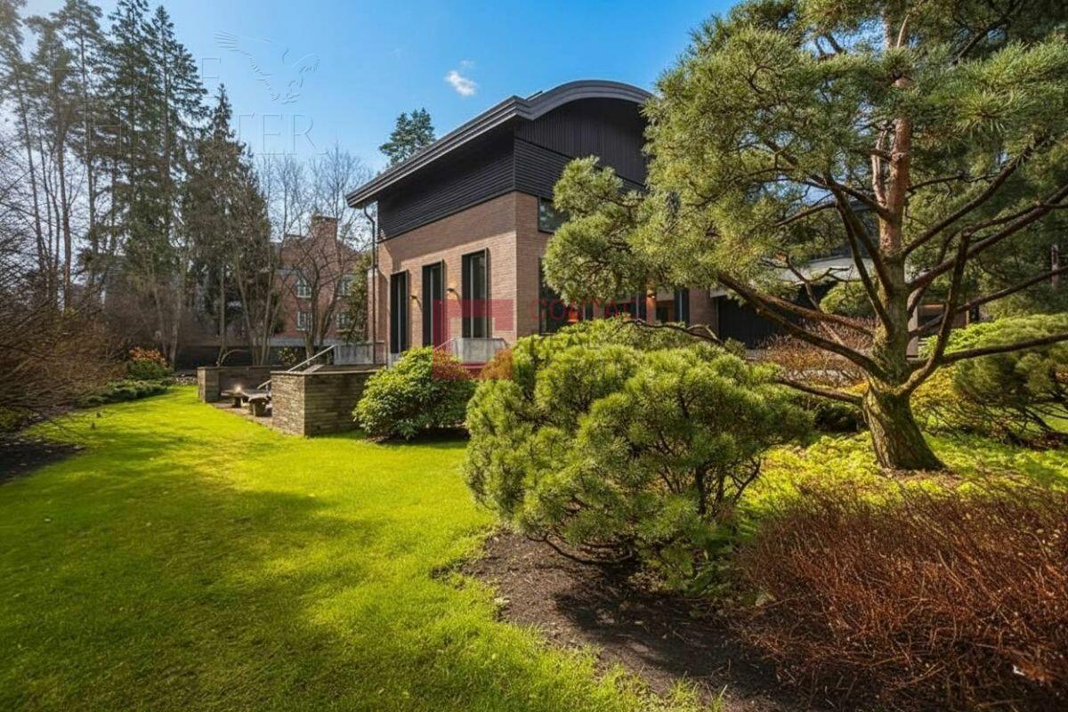 2-этажный коттедж 1 200 м² с отделкой