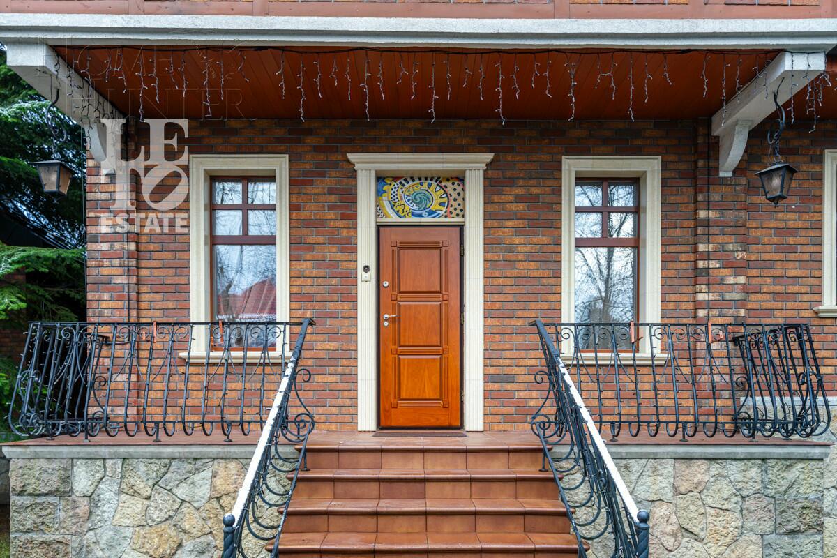 2-этажный коттедж 490 м² с отделкой