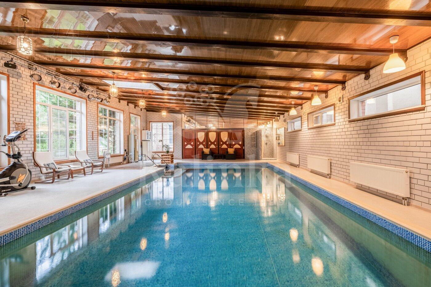 2-этажный коттедж 1 200 м² с отделкой