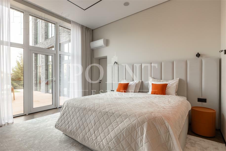 2-этажный коттедж 250 м² с отделкой