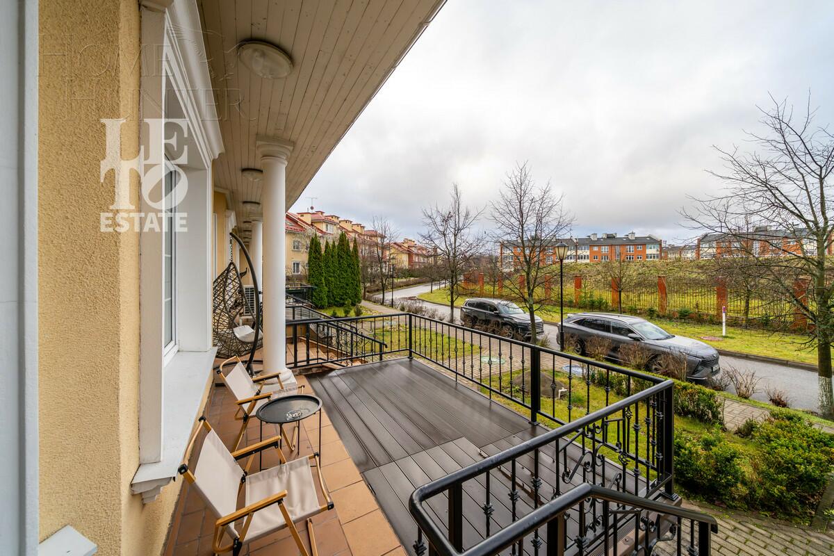 2-этажный таунхаус 400 м² с отделкой