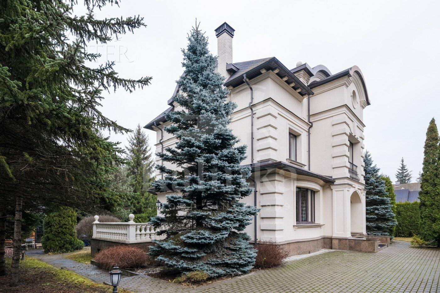 2-этажный коттедж 348 м² с отделкой