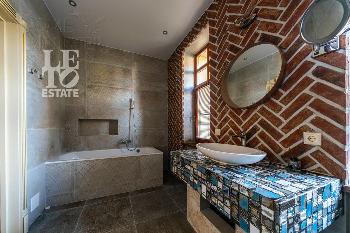 2-этажный коттедж 490 м² с отделкой