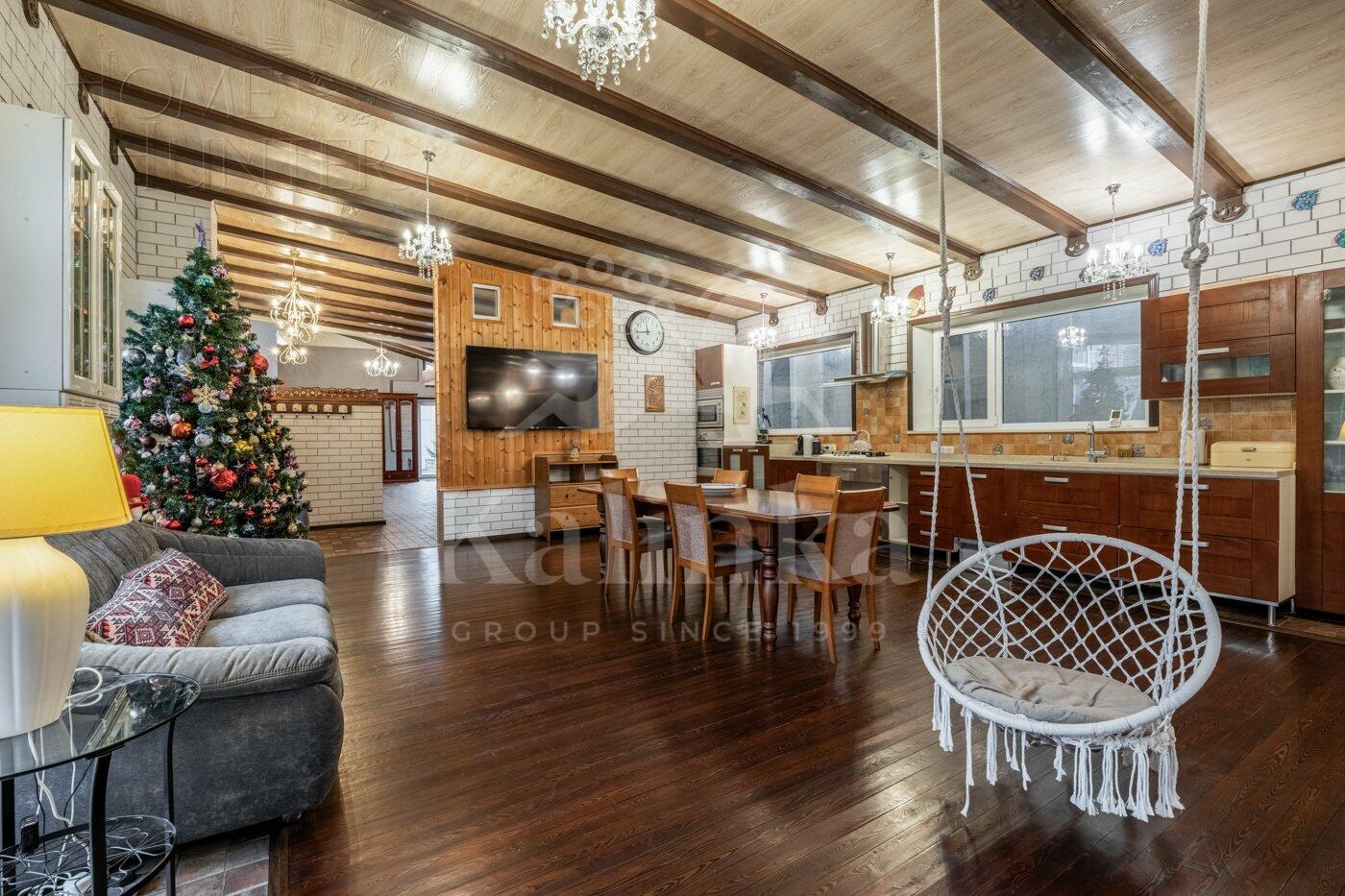 2-этажный коттедж 1 200 м² с отделкой