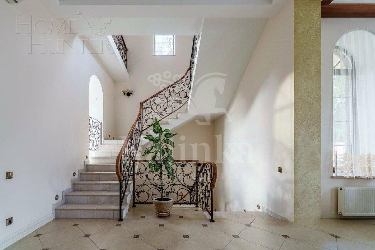 2-этажный коттедж 717 м² с отделкой