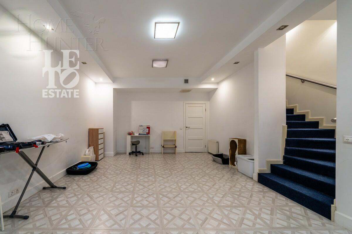 2-этажный таунхаус 400 м² с отделкой