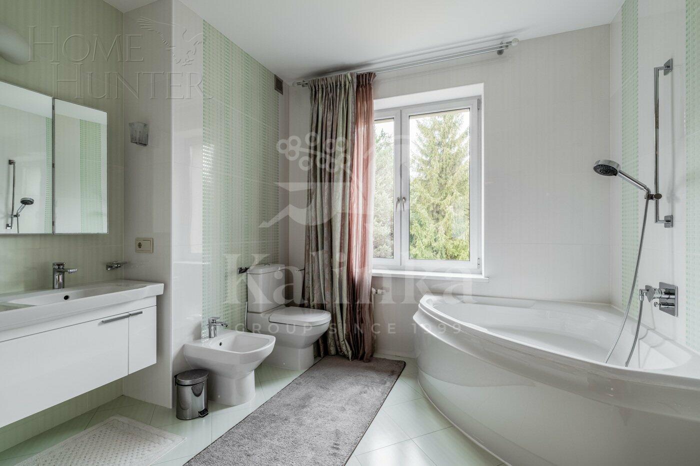 2-этажный коттедж 348 м² с отделкой