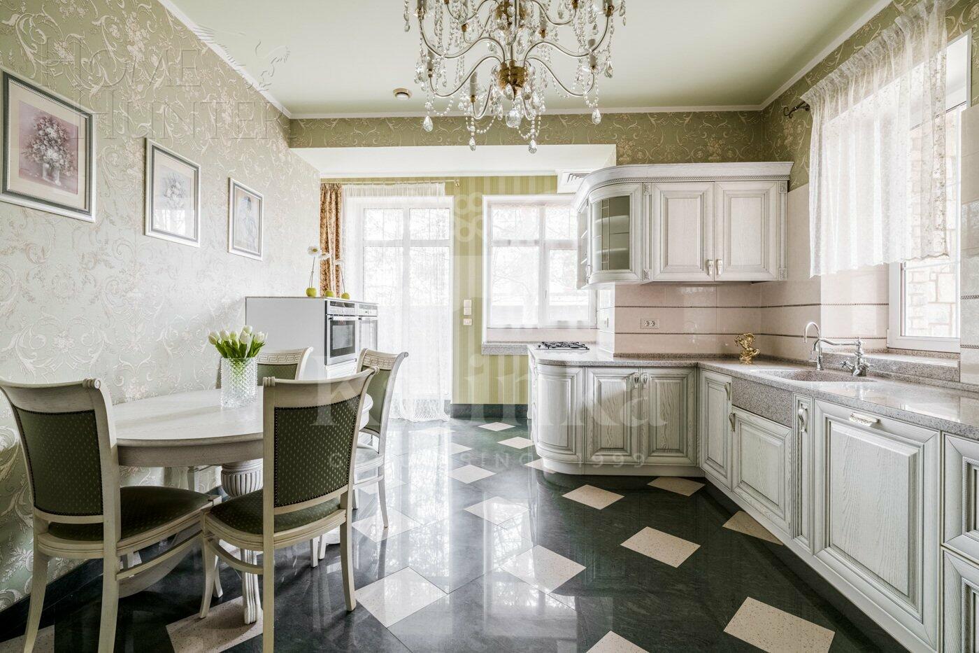 2-этажный коттедж 1 200 м² с отделкой