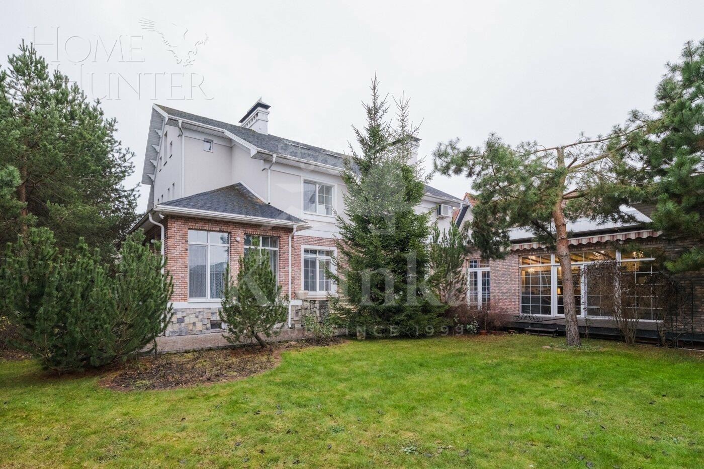 2-этажный коттедж 1 200 м² с отделкой