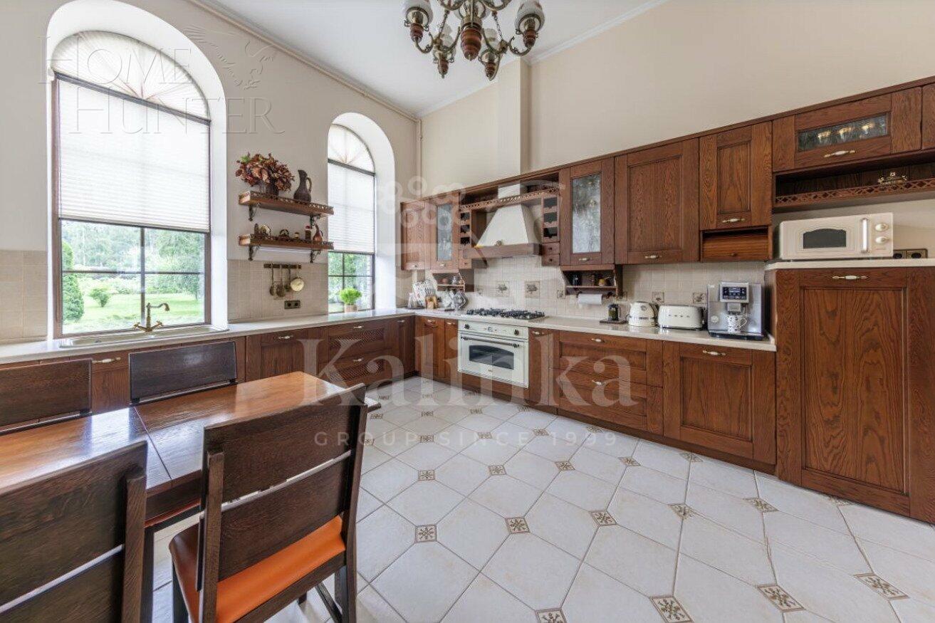 2-этажный коттедж 717 м² с отделкой