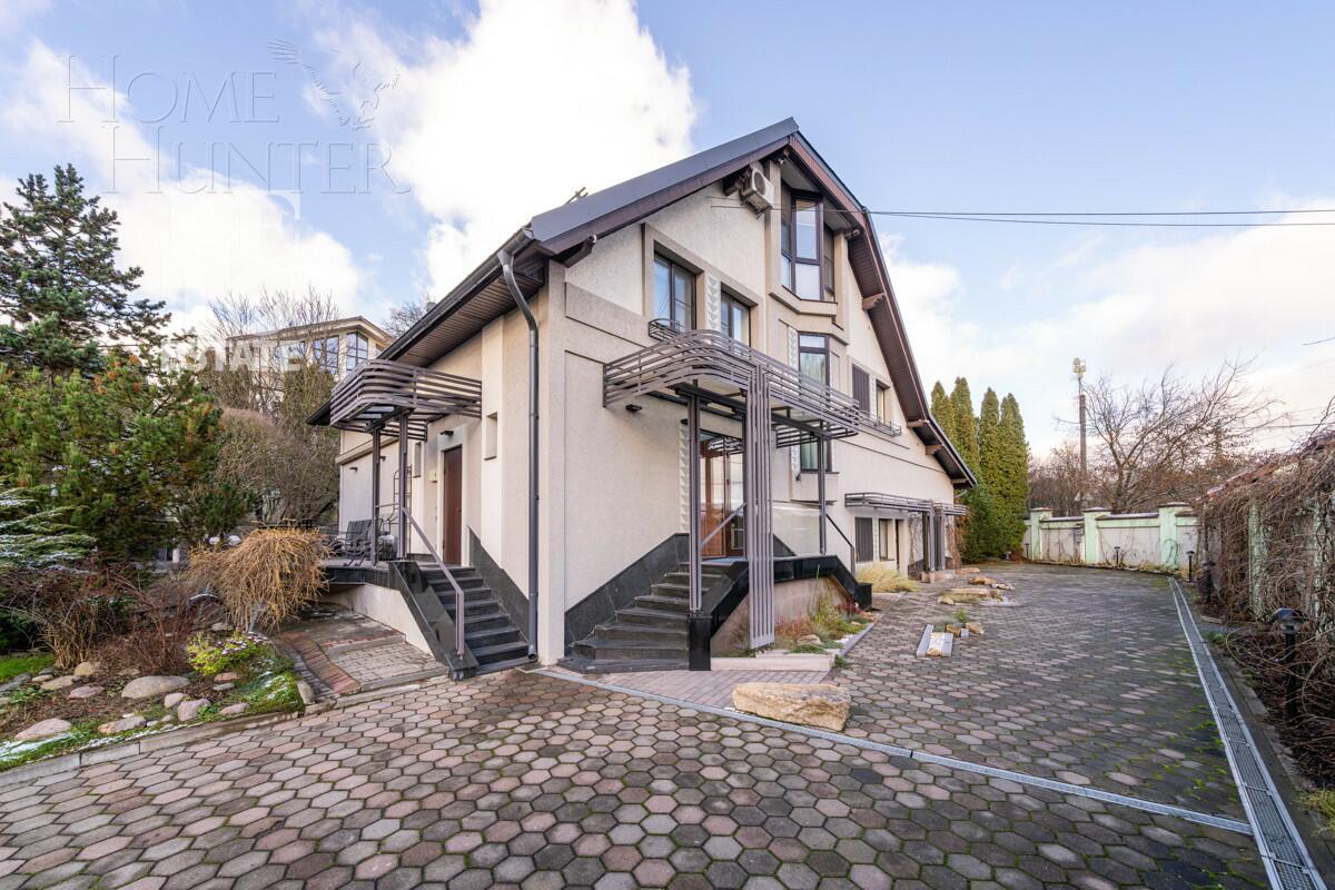 2-этажный коттедж 679 м² с отделкой