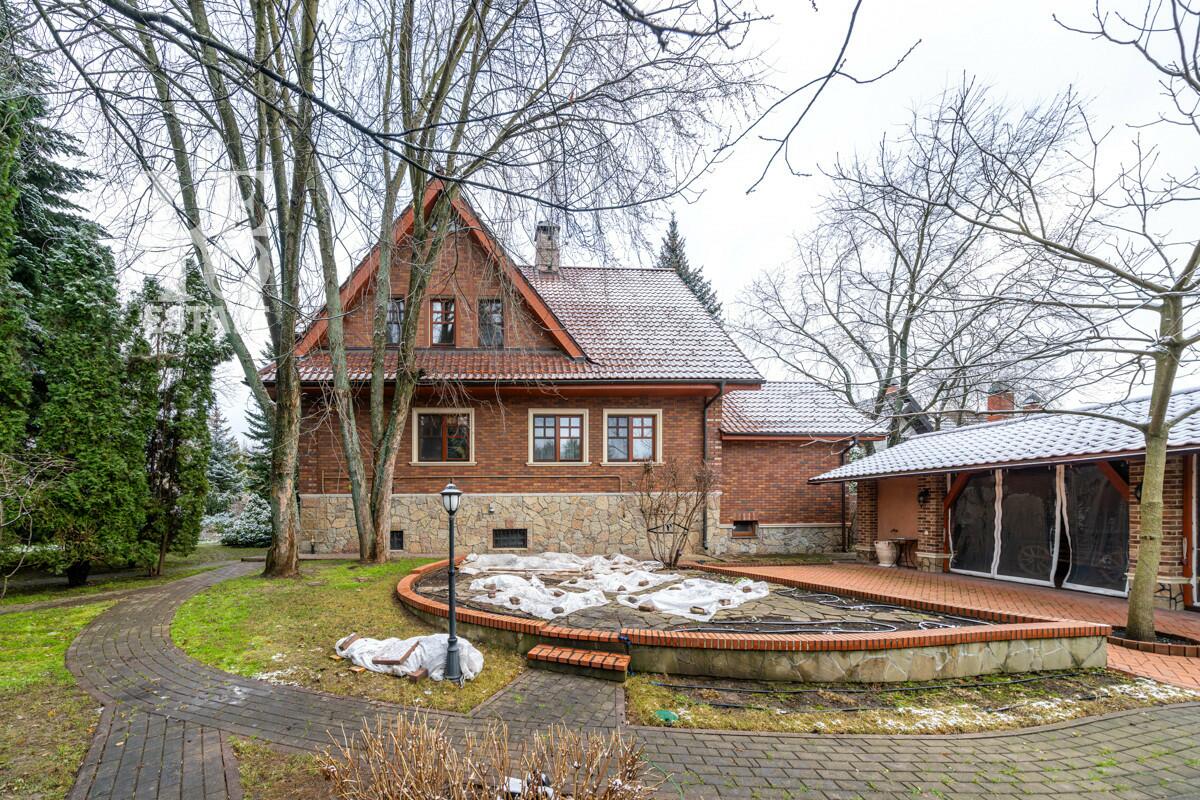 2-этажный коттедж 490 м² с отделкой