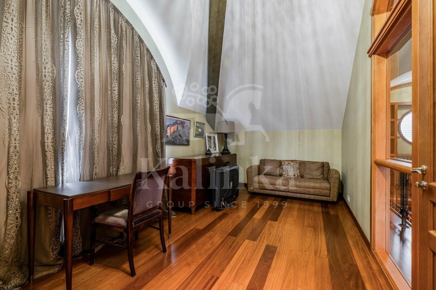 2-этажный коттедж 348 м² с отделкой