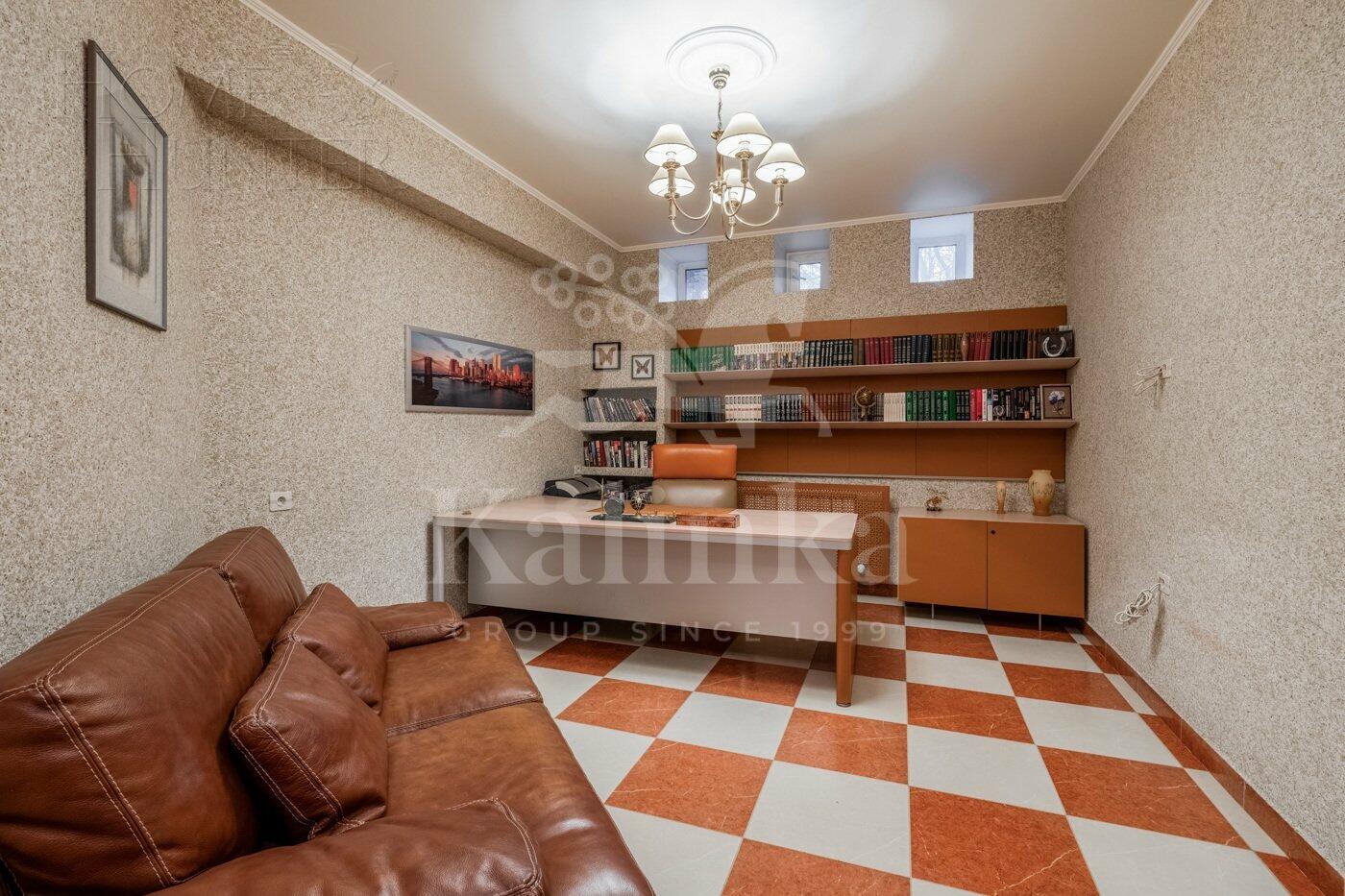 2-этажный коттедж 1 200 м² с отделкой