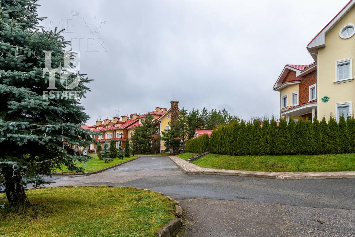 2-этажный таунхаус 400 м² с отделкой