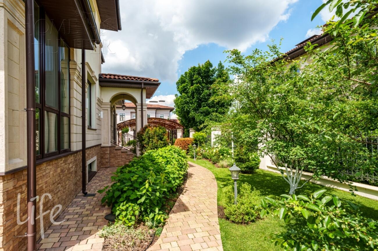 2-этажный коттедж 355 м² с отделкой