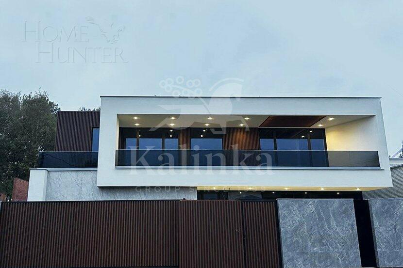 2-этажный коттедж 560 м² без отделки